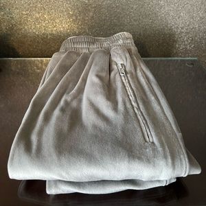 NWT SKIMS Velour Joggers - Color: Smoke